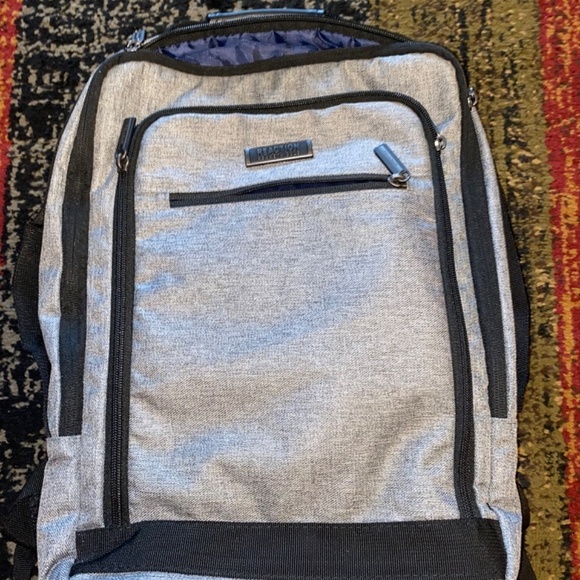 Kenneth Cole Reaction laptop backpack great condition - Picture 2 of 11